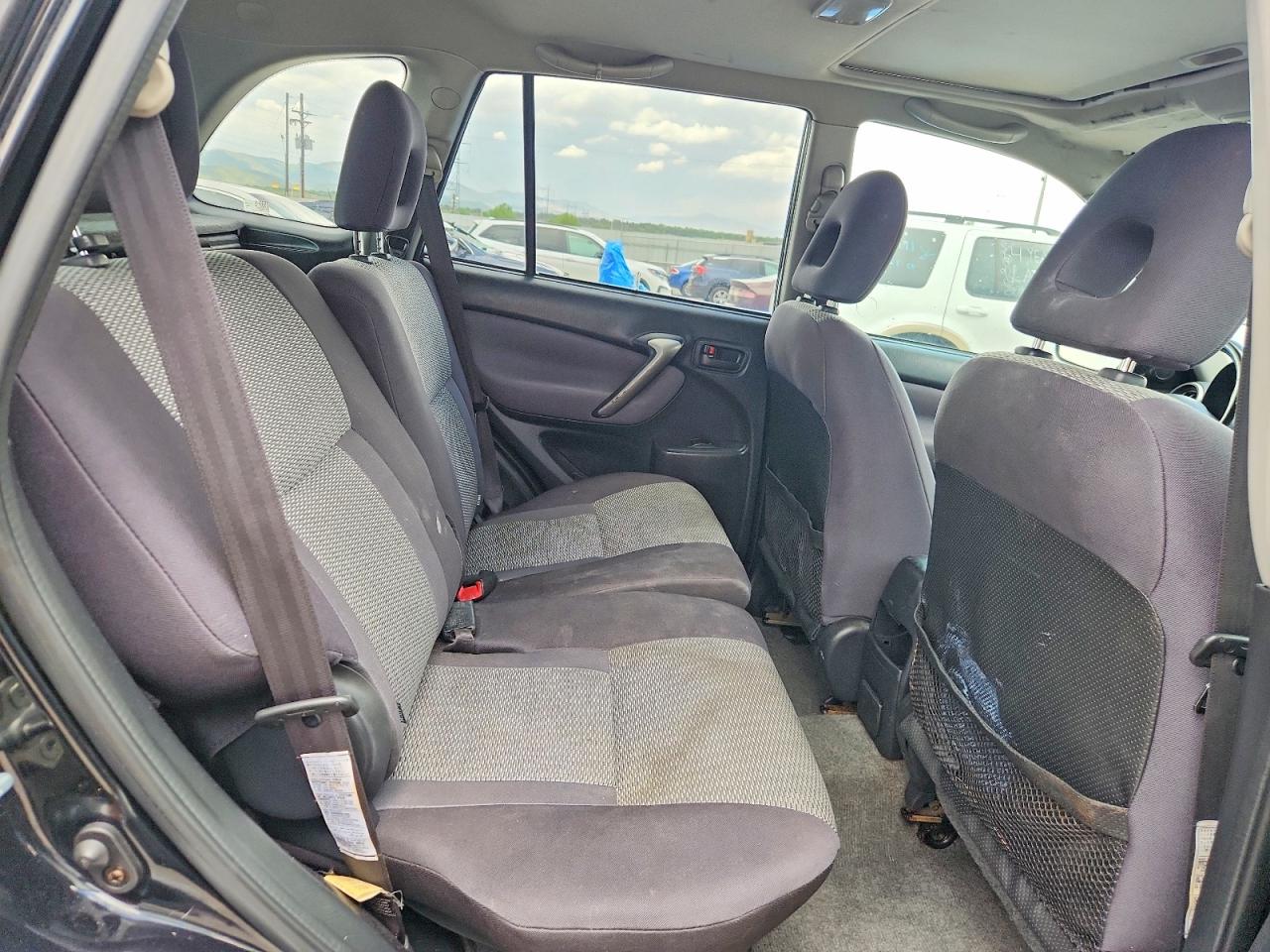 2004 TOYOTA RAV4 BASE photo 31
