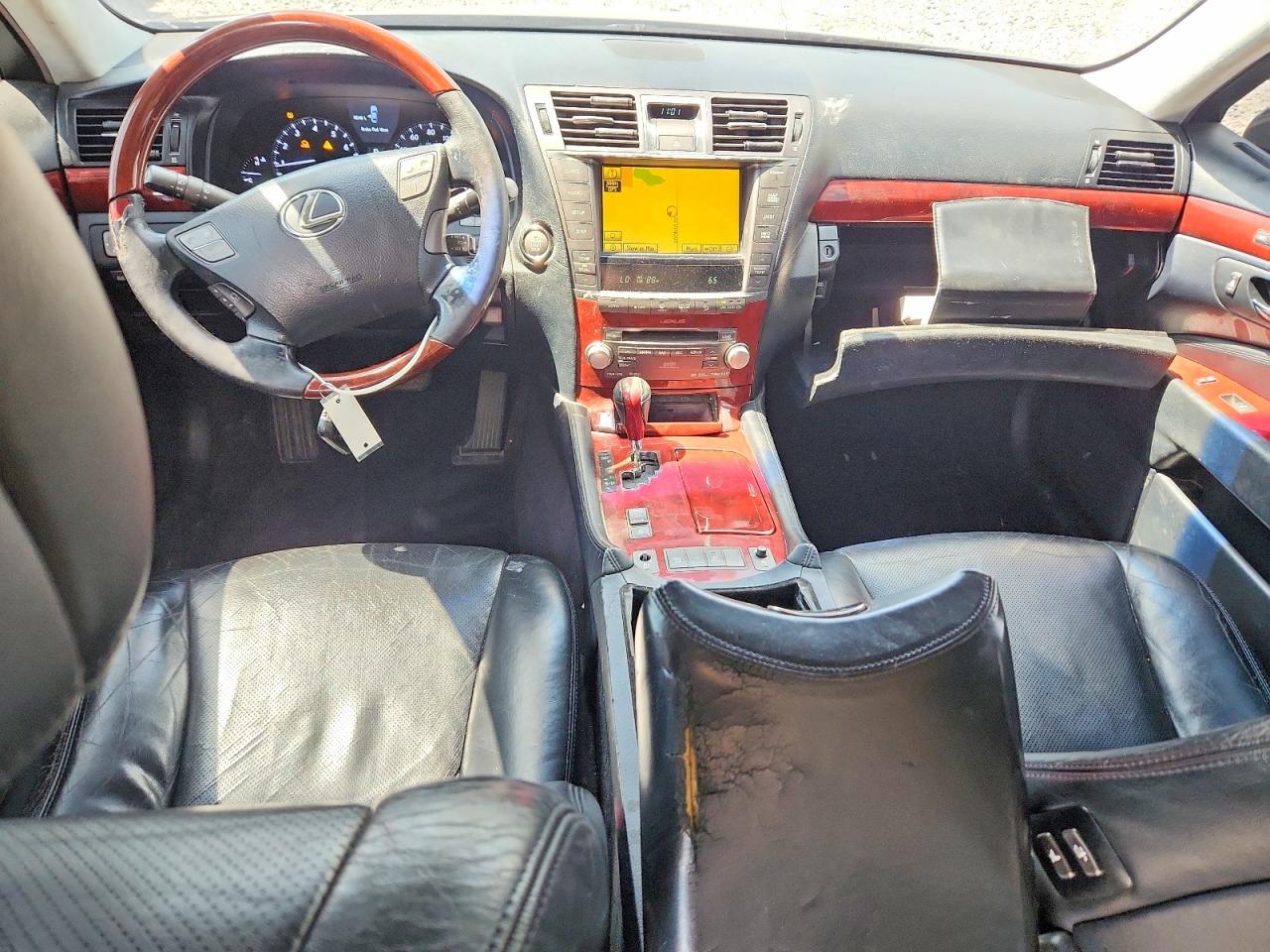 2010 LEXUS LS 460L photo 15