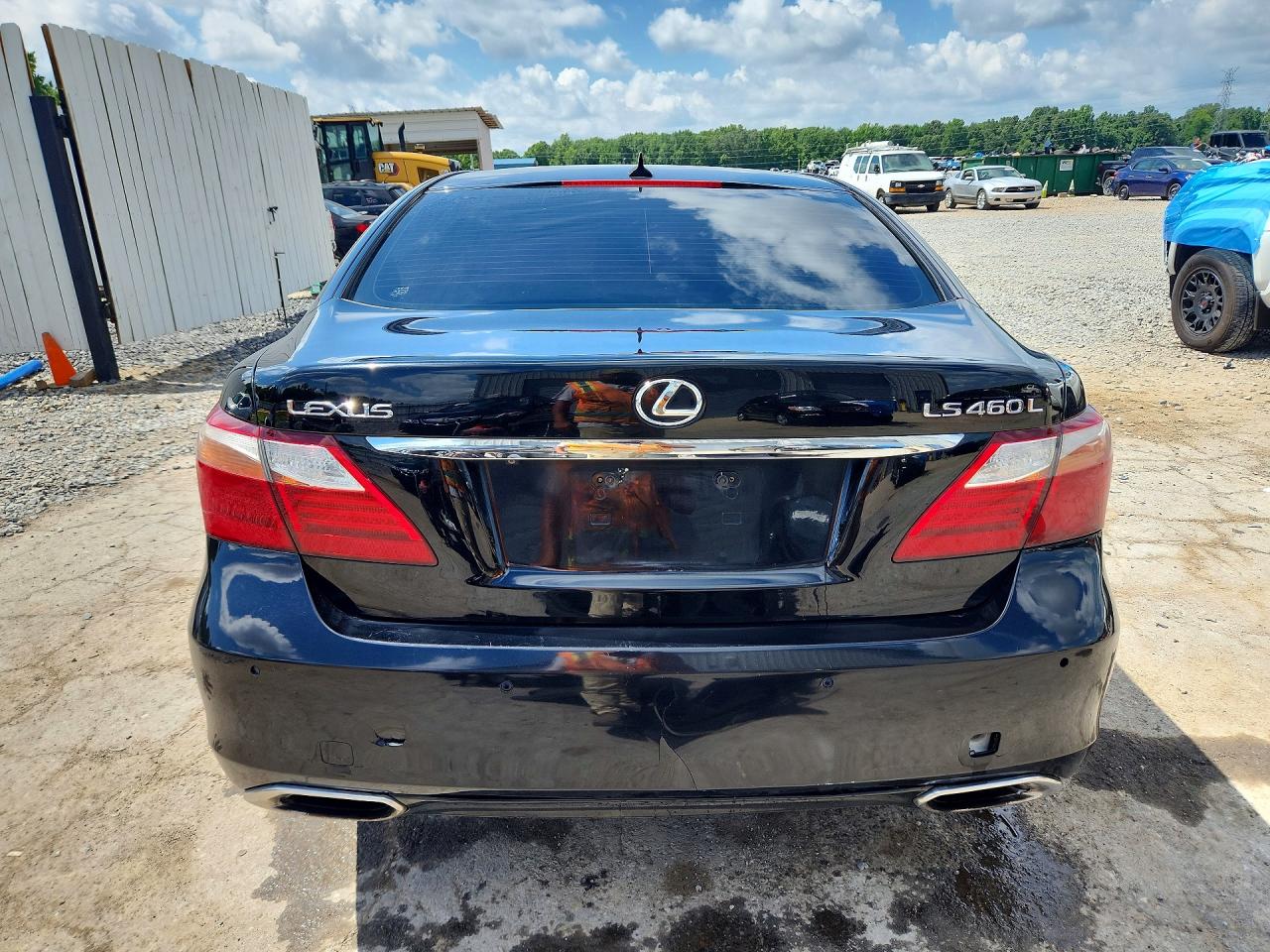2010 LEXUS LS 460L photo 11