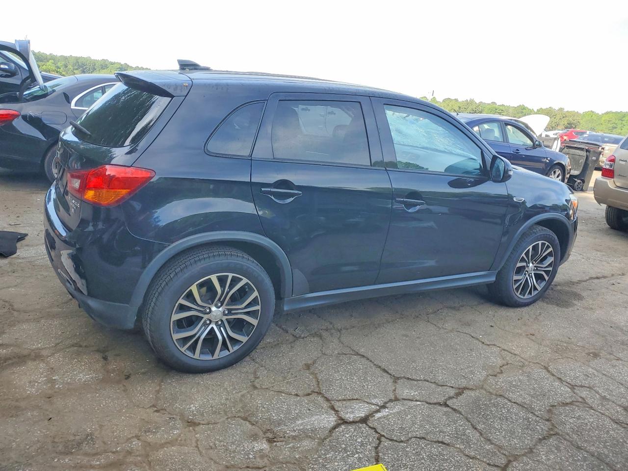 2017 MITSUBISHI OUTLANDER SPORT ES photo 5