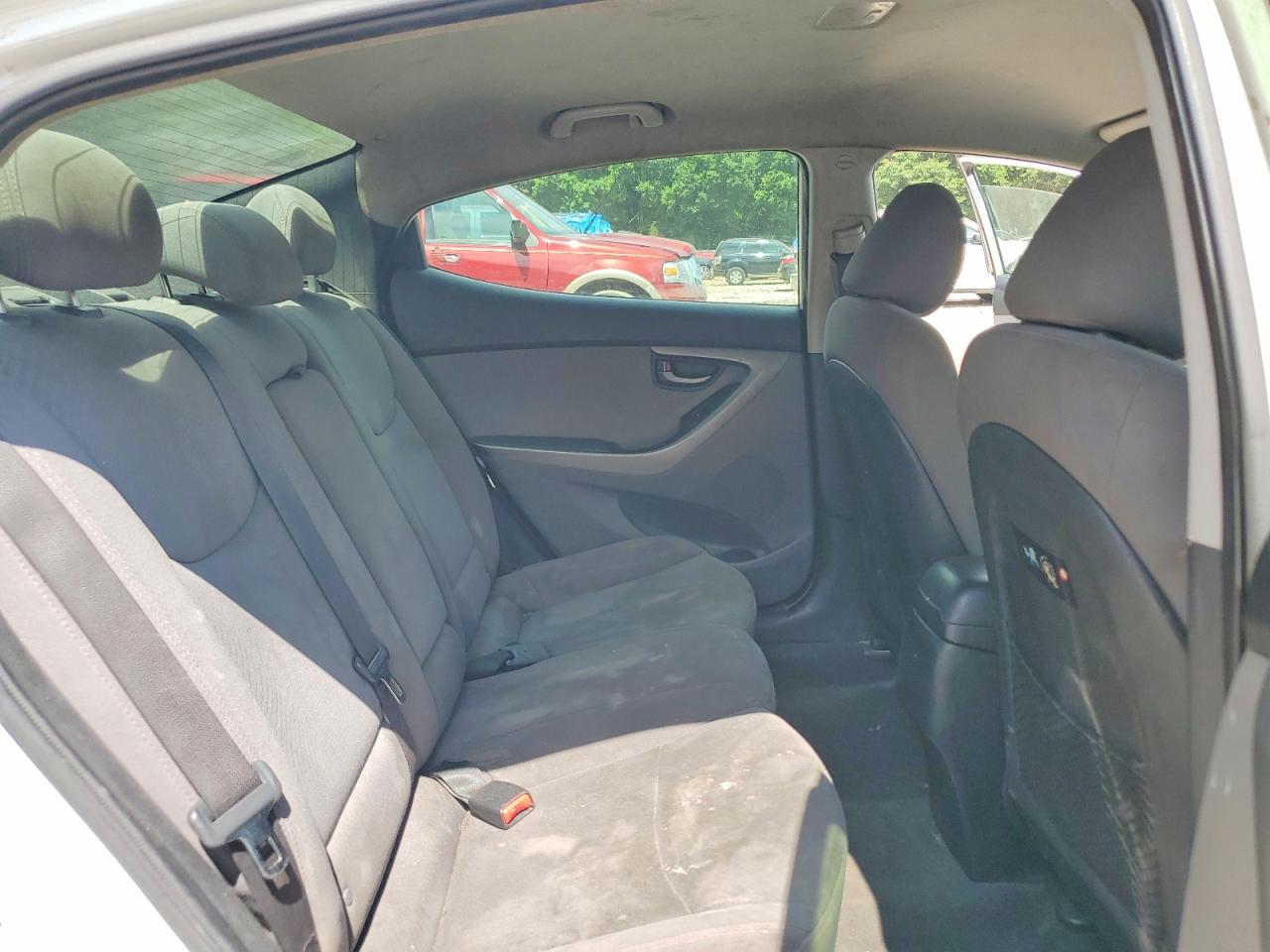2015 HYUNDAI ELANTRA SE photo 28