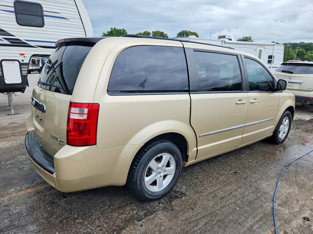2010 DODGE GRAND CARAVAN SXT photo 5