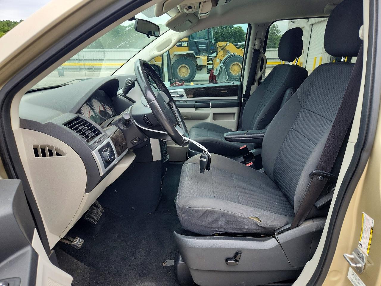 2010 DODGE GRAND CARAVAN SXT photo 13