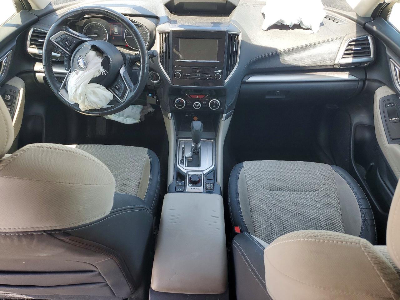 2019 SUBARU FORESTER photo 22