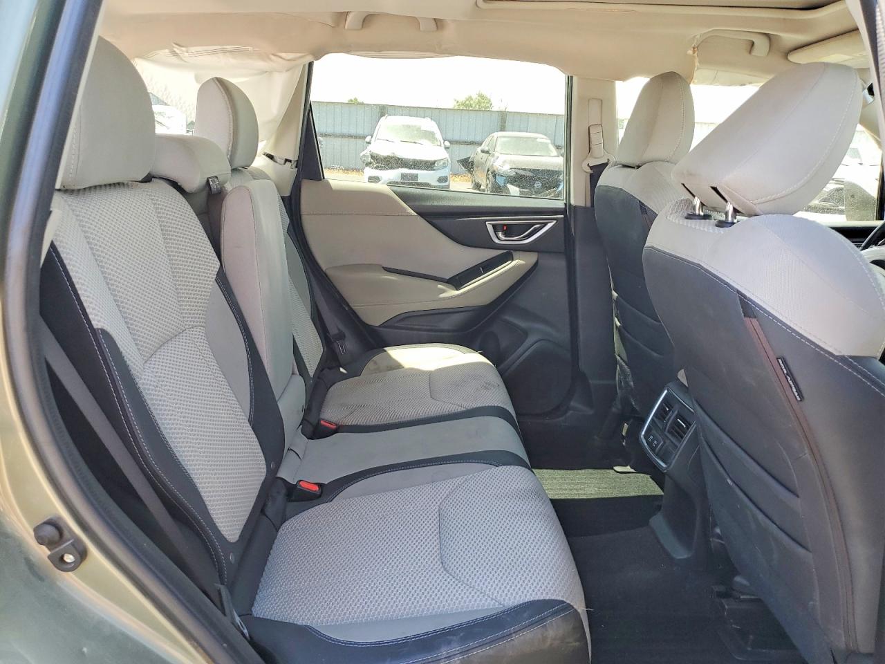 2019 SUBARU FORESTER photo 31