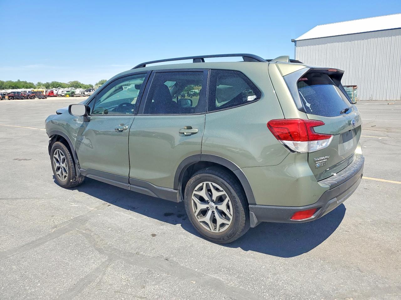 2019 SUBARU FORESTER photo 4