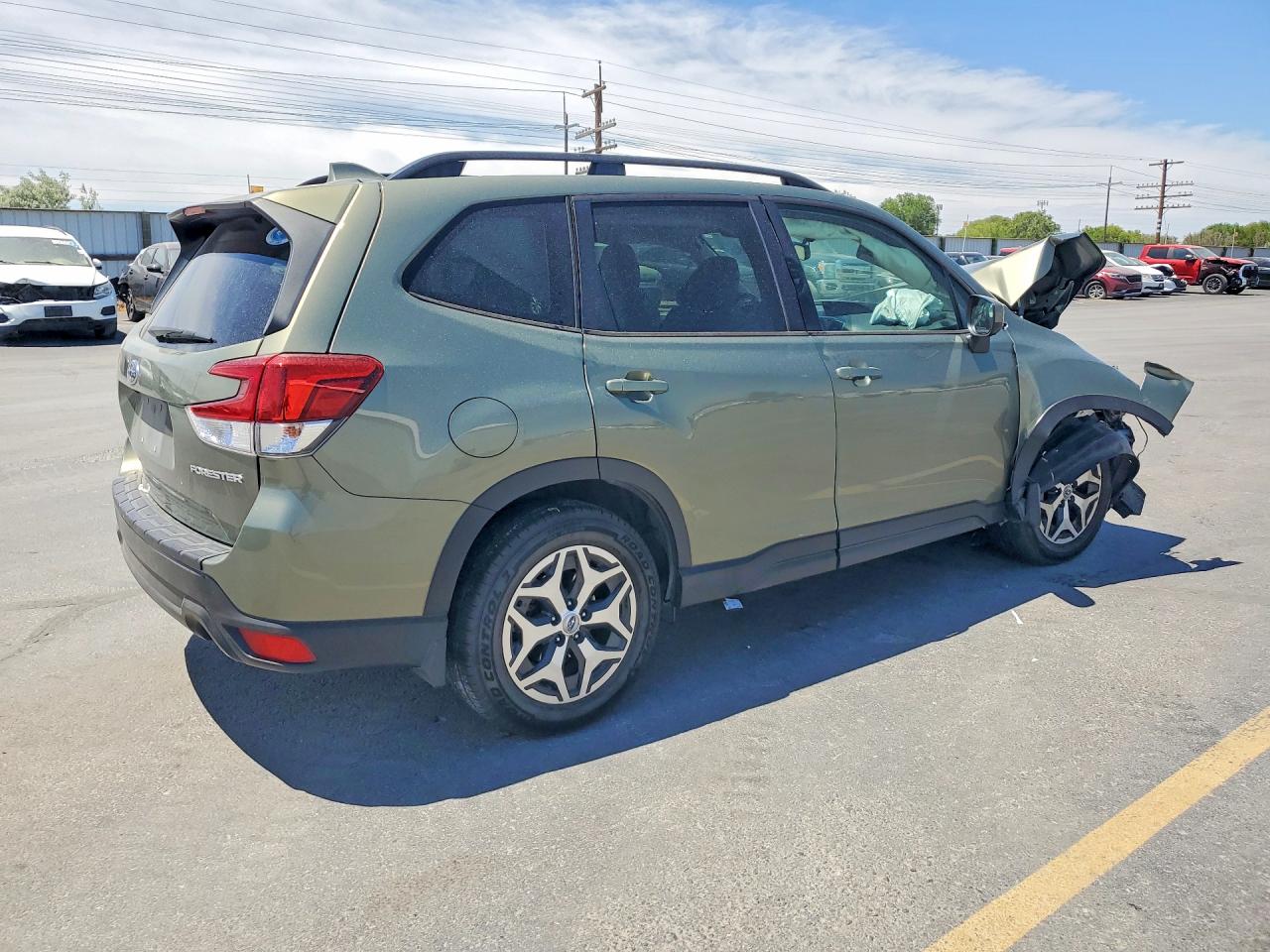2019 SUBARU FORESTER photo 7