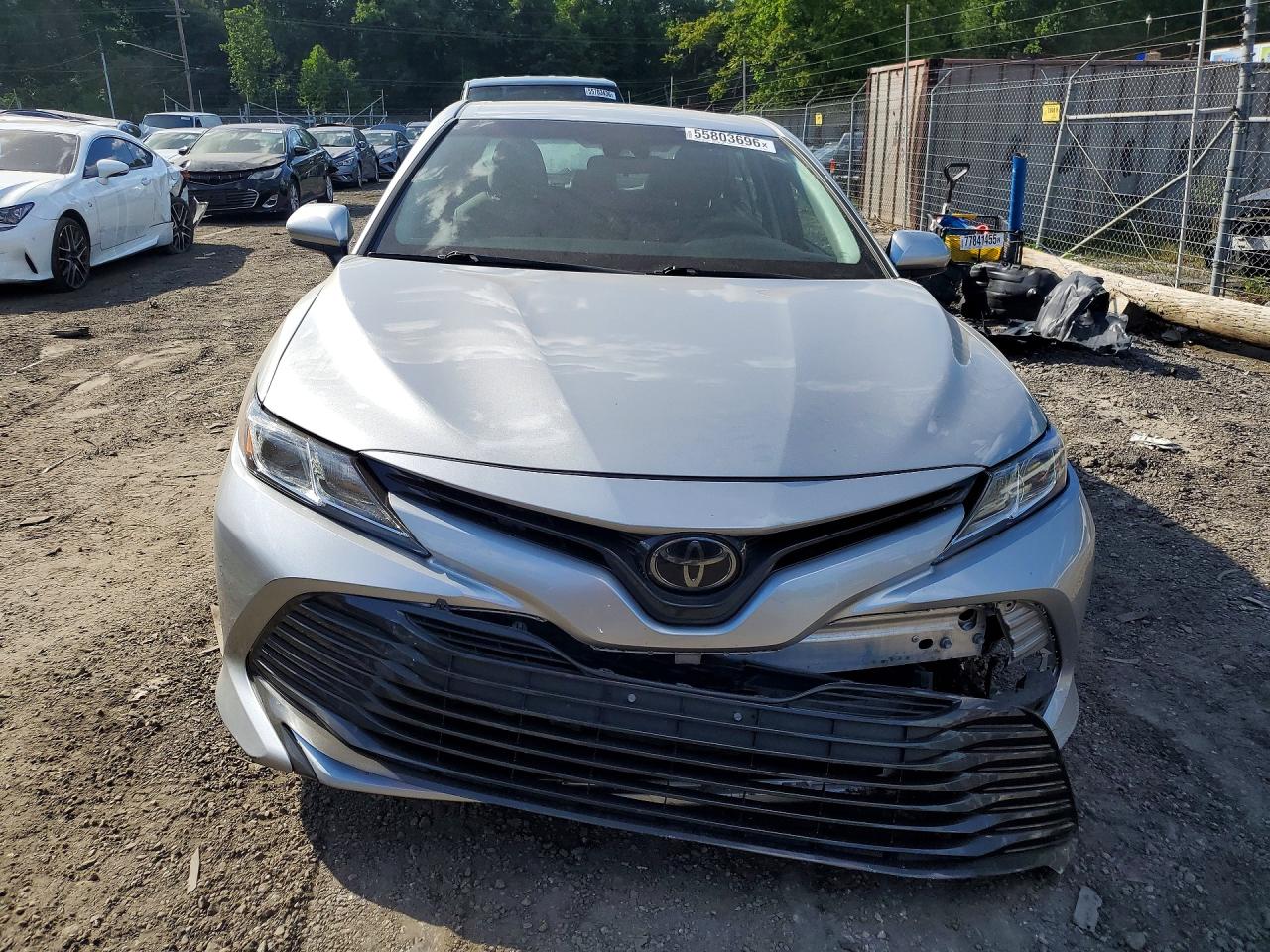 2018 TOYOTA CAMRY LE photo 5
