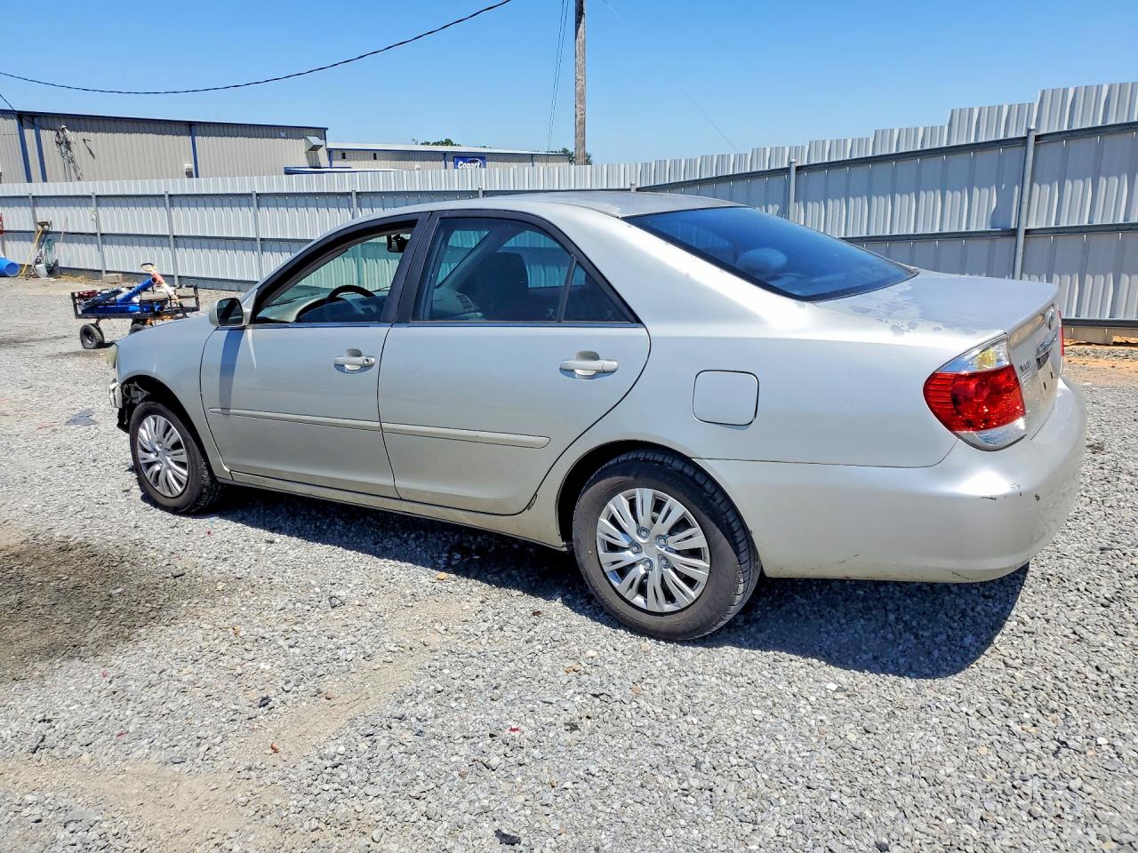 2005 TOYOTA CAMRY LE photo 3