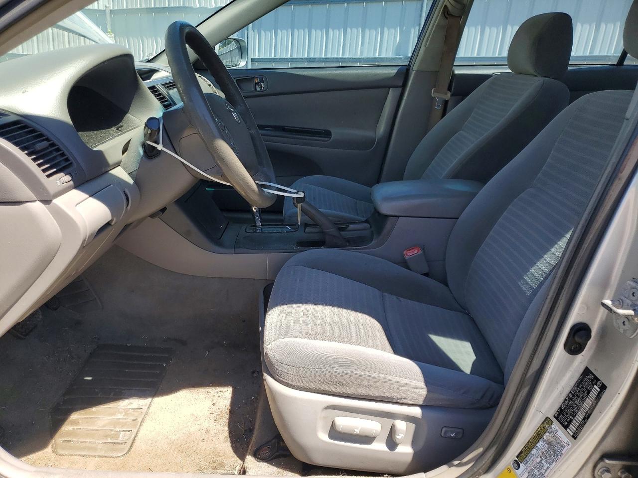 2005 TOYOTA CAMRY LE photo 13