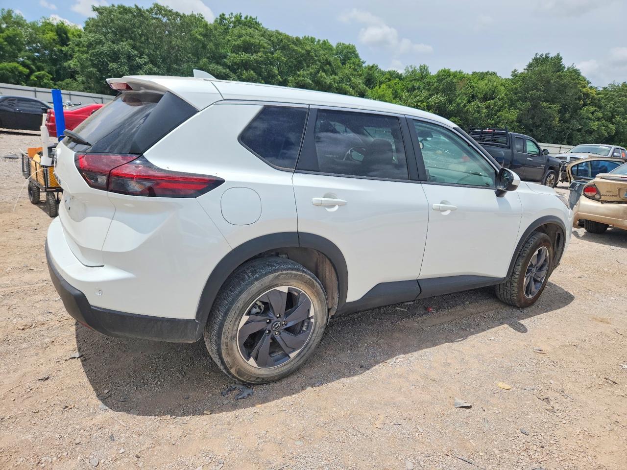 2025 NISSAN ROGUE SV photo 3