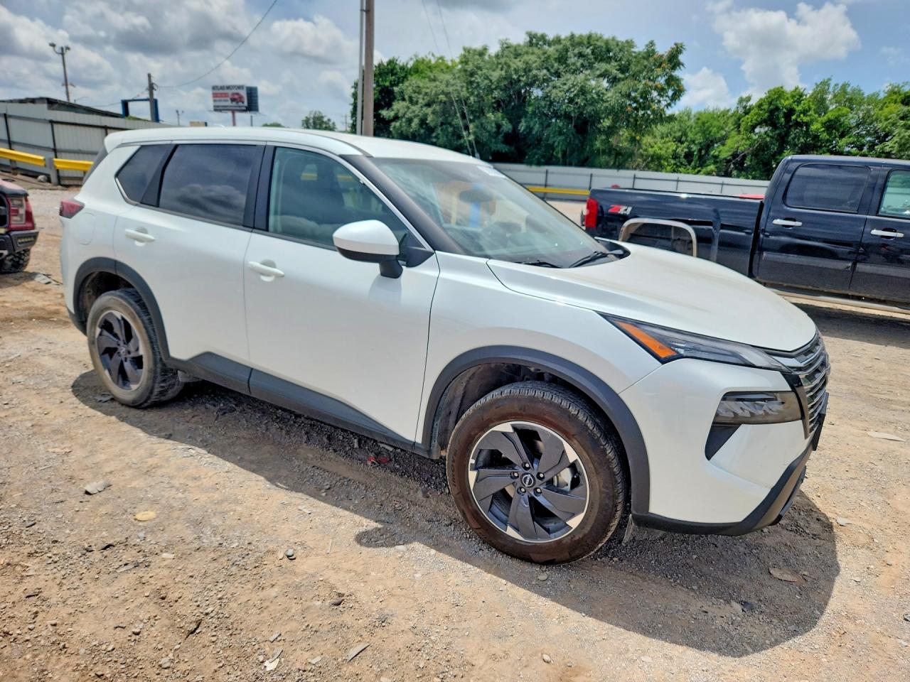 2025 NISSAN ROGUE SV photo 4