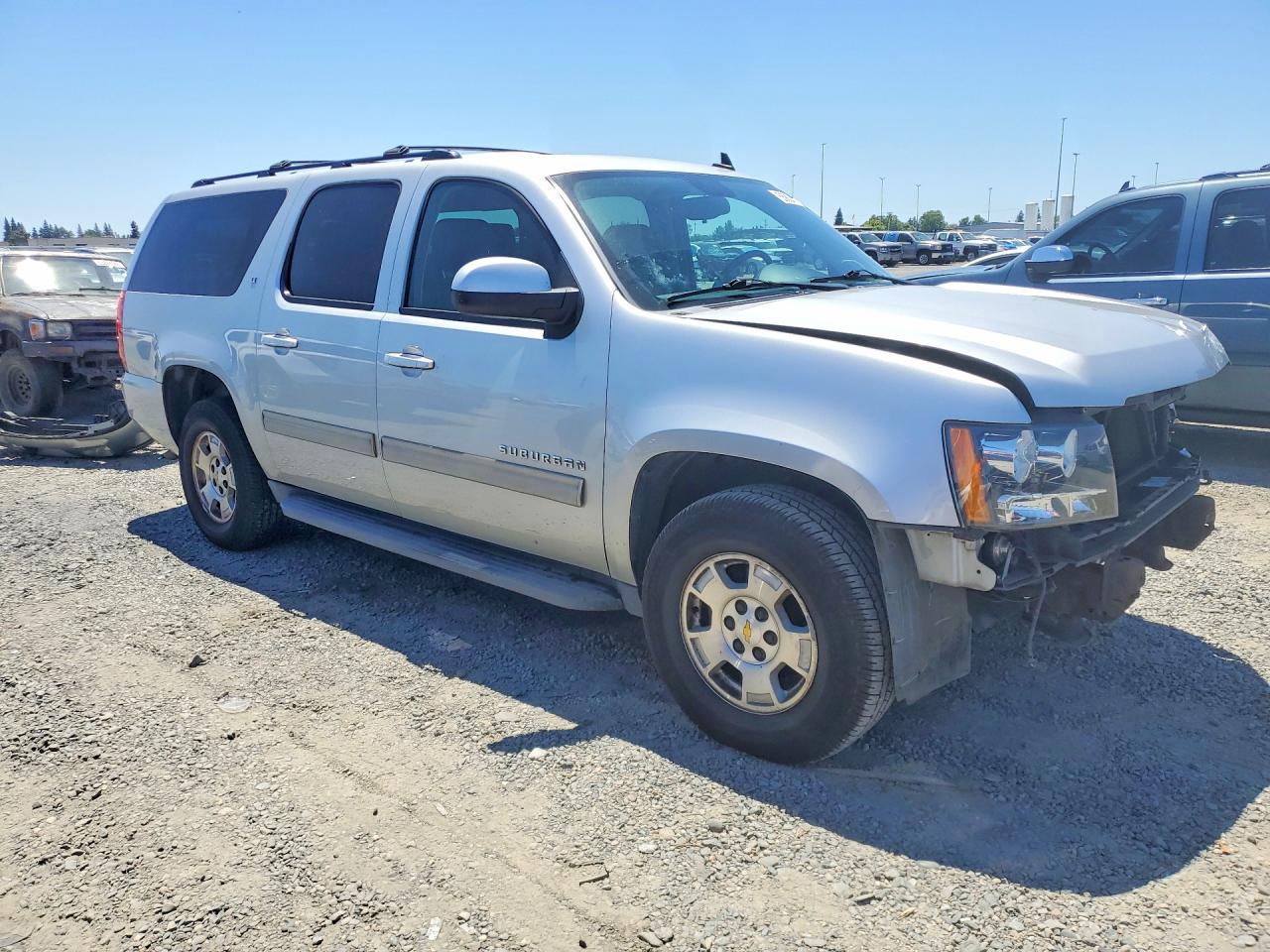 2013 CHEVROLET SUBURBAN C1500 LT photo 7