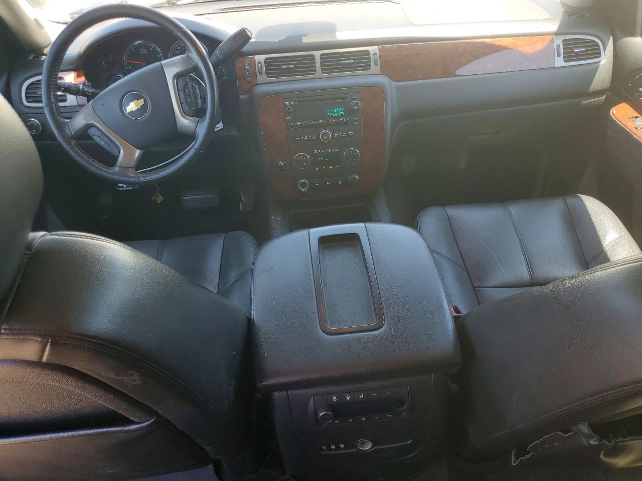 2013 CHEVROLET SUBURBAN C1500 LT photo 15