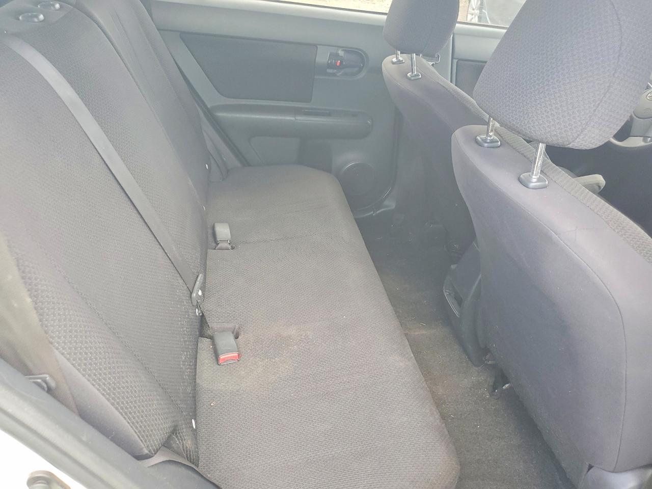 2010 TOYOTA SCION XB photo 19