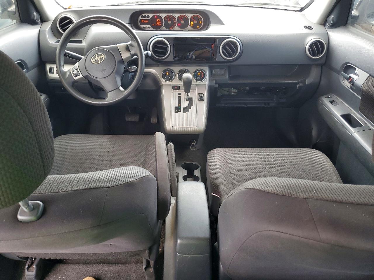 2010 TOYOTA SCION XB photo 15