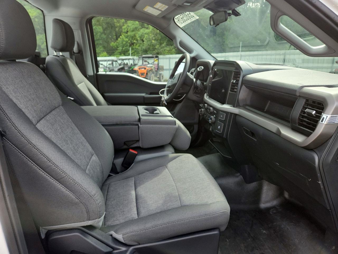 2025 FORD F150 XL photo 19