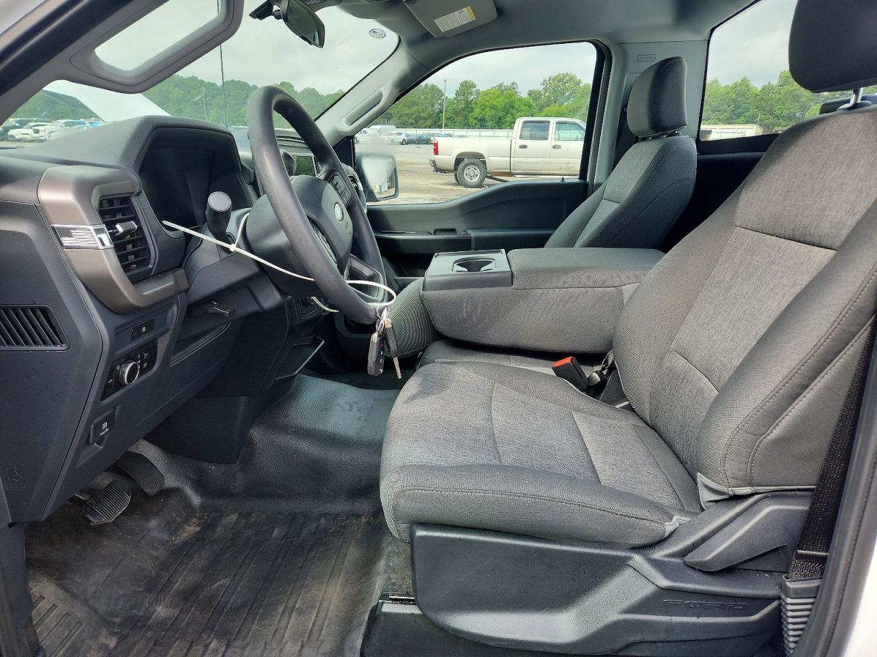 2025 FORD F150 XL photo 13