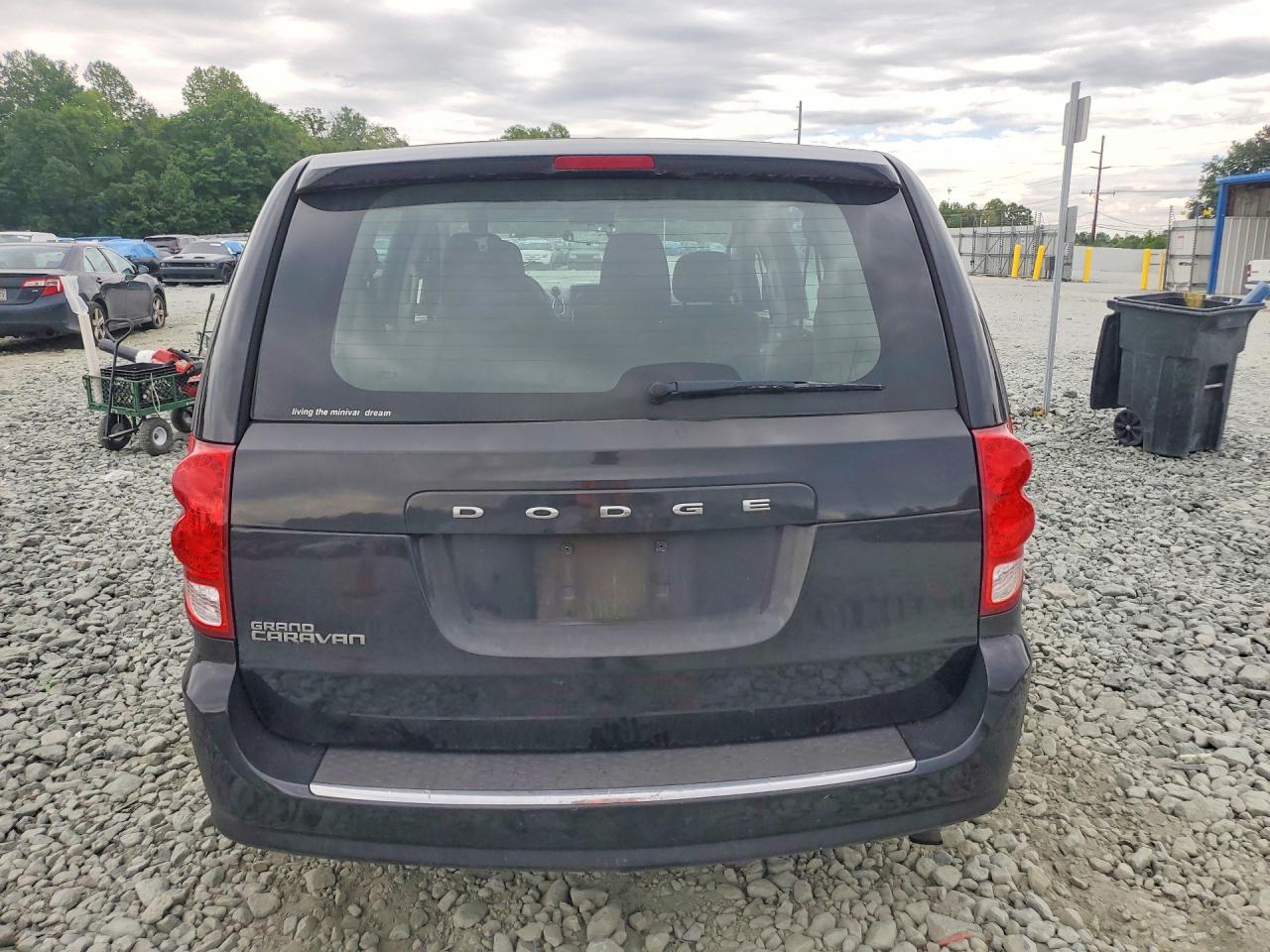 2015 DODGE GRAND CARAVAN SE photo 6