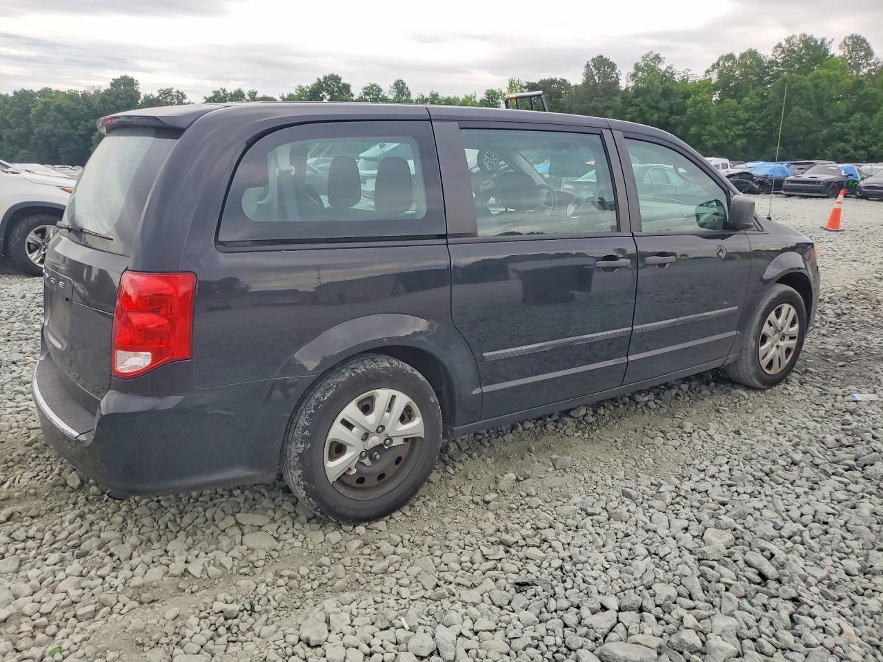 2015 DODGE GRAND CARAVAN SE photo 3