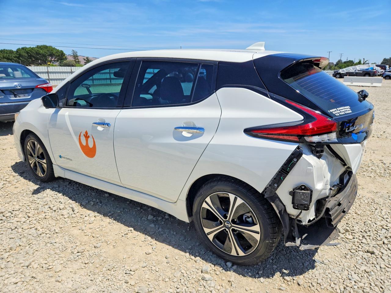 2019 NISSAN LEAF SL photo 2