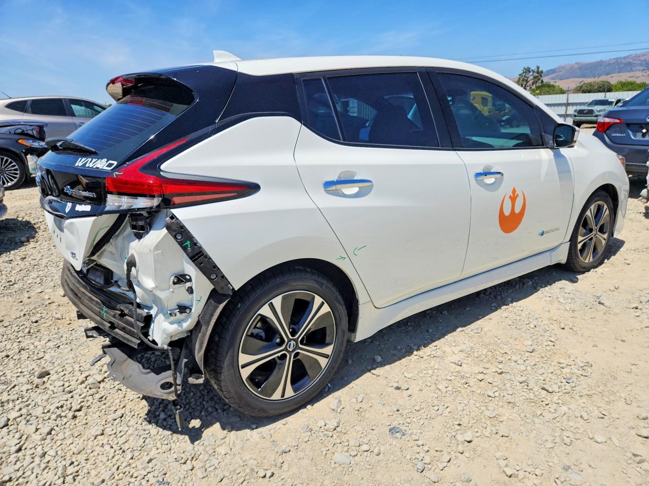 2019 NISSAN LEAF SL photo 3