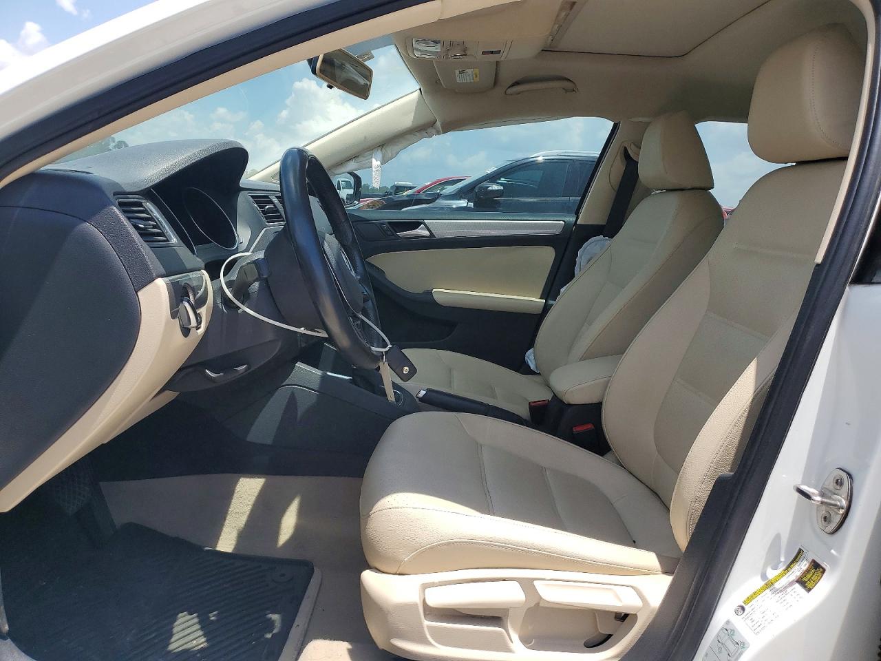2016 VOLKSWAGEN JETTA SE photo 19