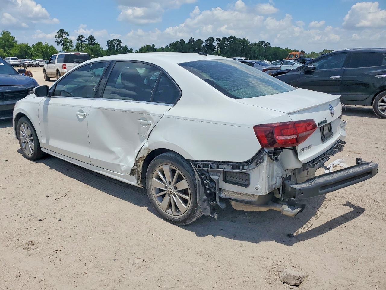2016 VOLKSWAGEN JETTA SE photo 4