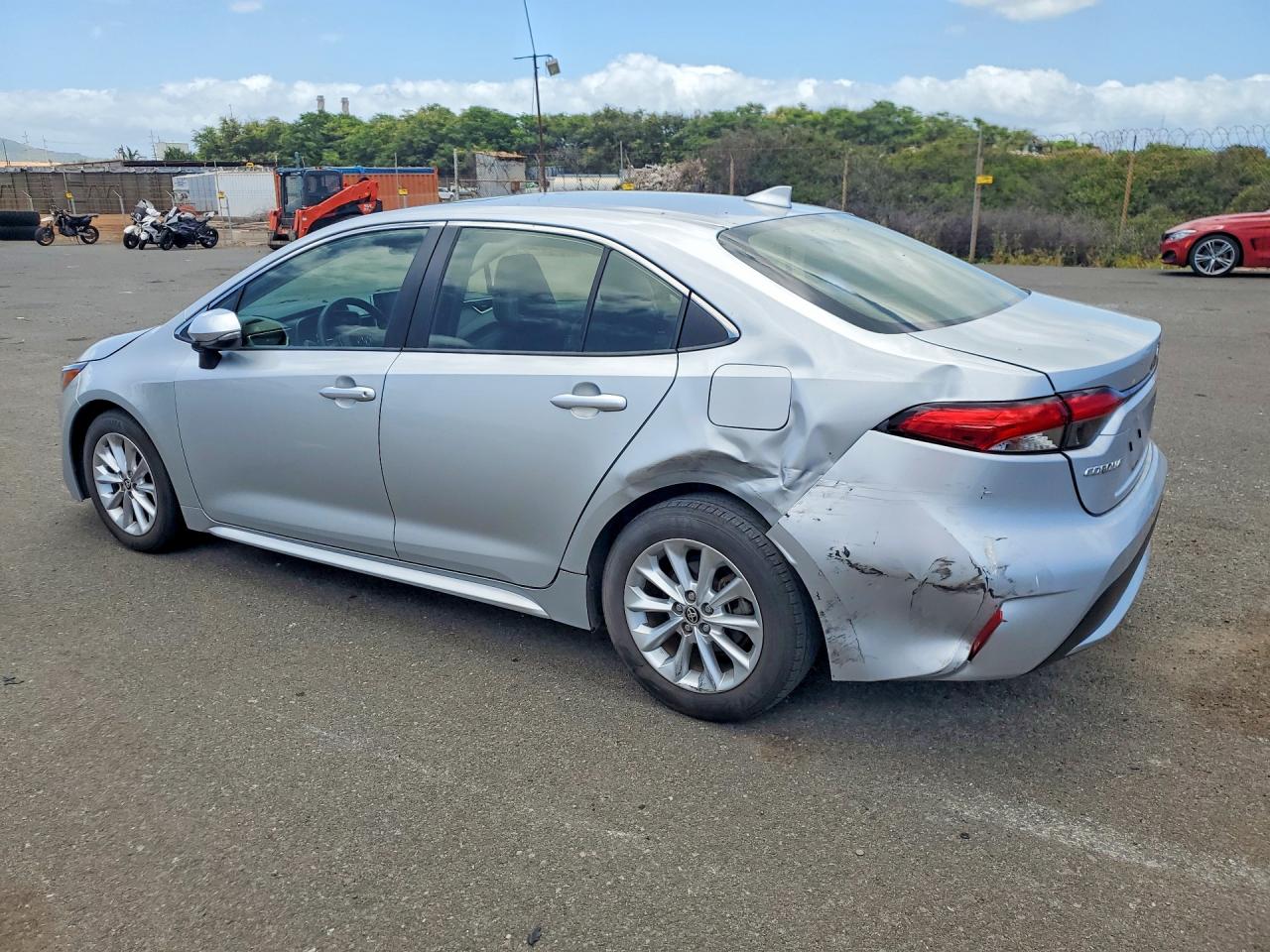 2022 TOYOTA COROLLA XLE photo 3
