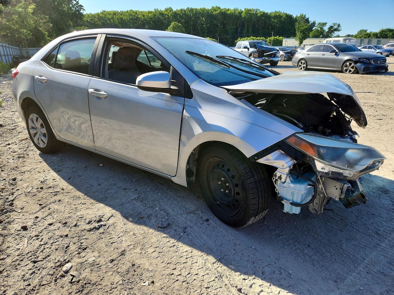 2016 TOYOTA COROLLA LE photo 10