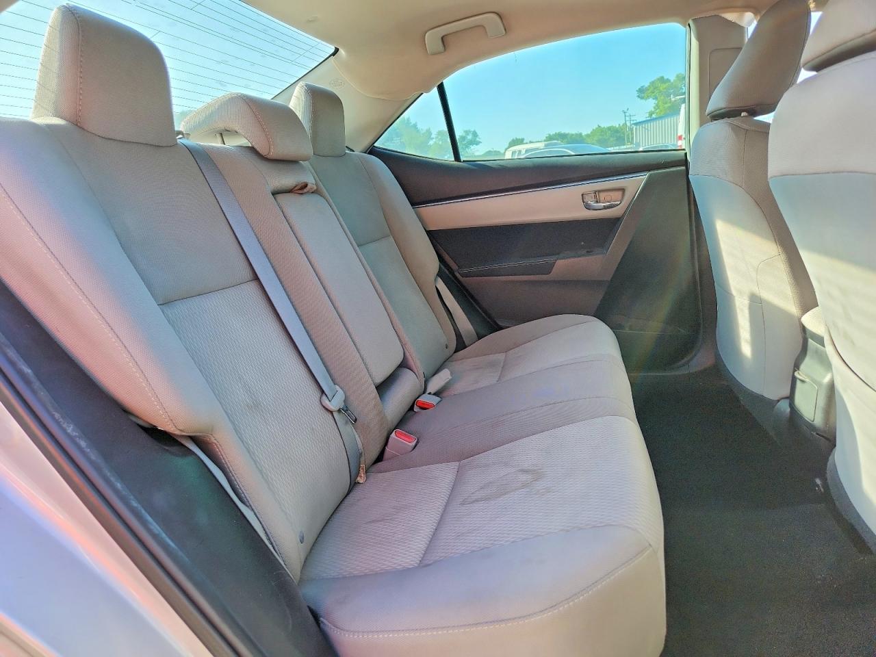 2016 TOYOTA COROLLA LE photo 28