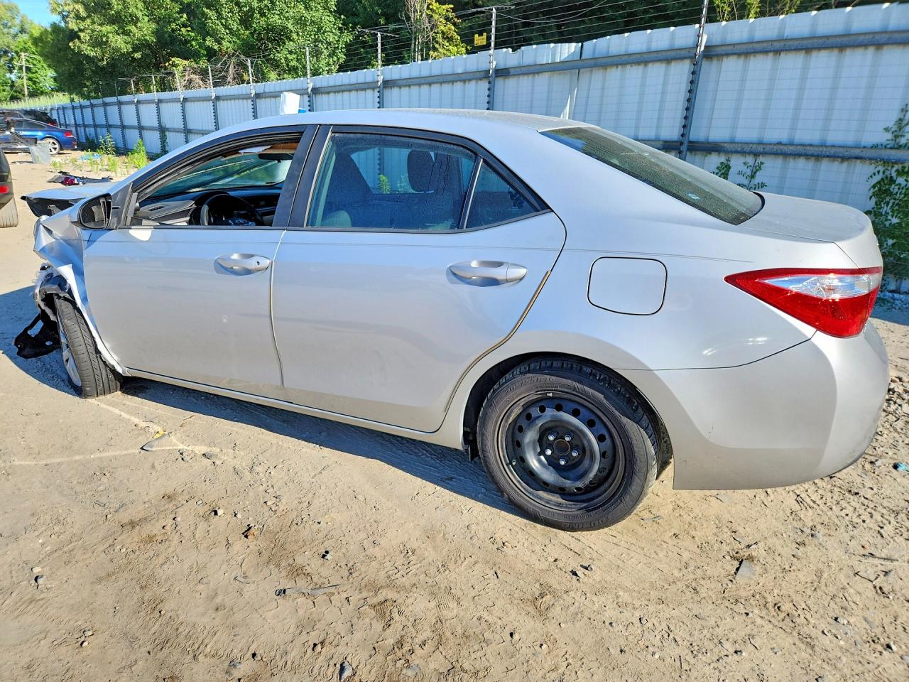 2016 TOYOTA COROLLA LE photo 4