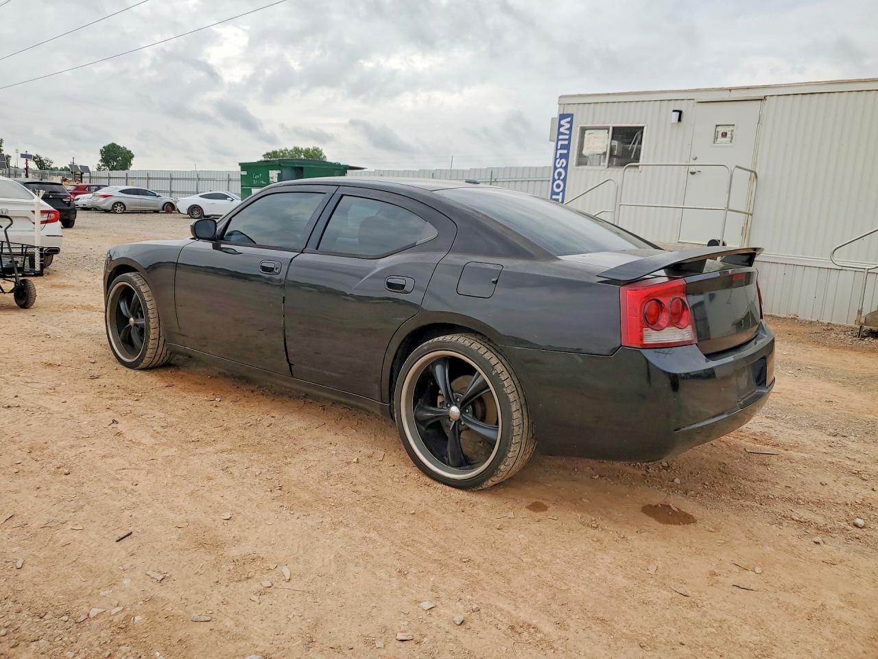 2010 DODGE CHARGER SXT photo 2
