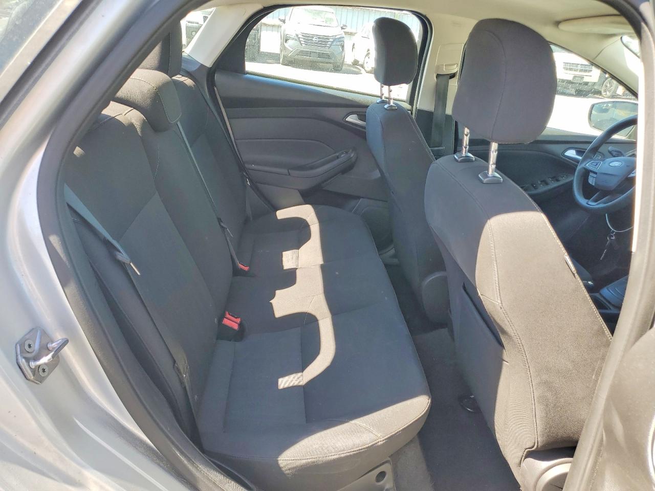 2015 FORD FOCUS SE photo 19