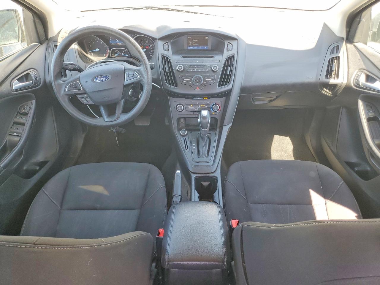 2015 FORD FOCUS SE photo 15