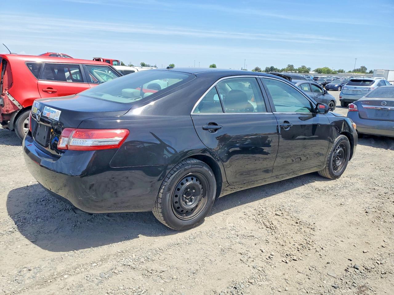 2011 TOYOTA CAMRY LE photo 5