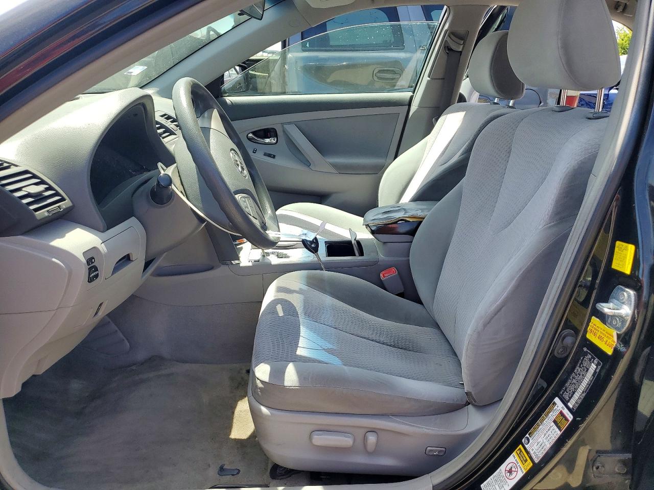 2011 TOYOTA CAMRY LE photo 13