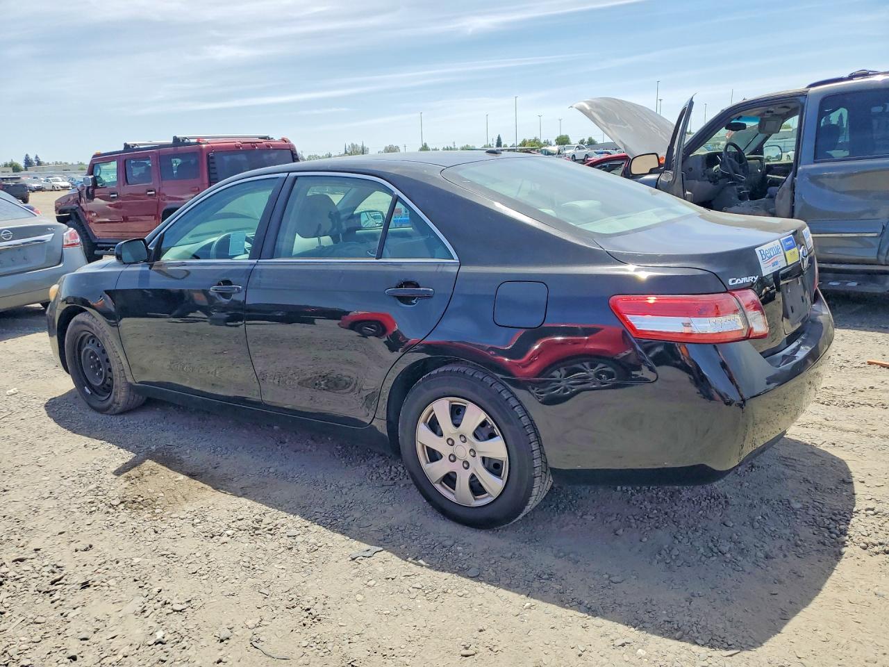 2011 TOYOTA CAMRY LE photo 3