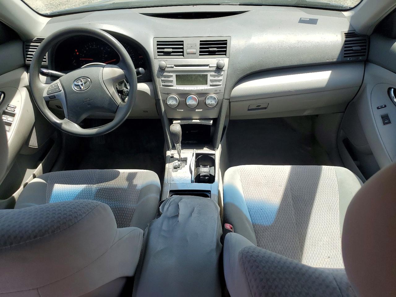 2011 TOYOTA CAMRY LE photo 15