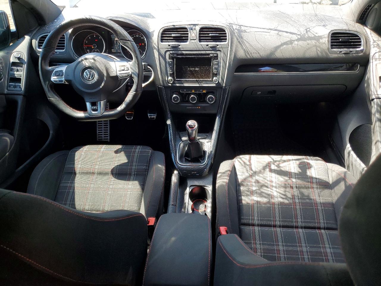 2012 VOLKSWAGEN GTI photo 15