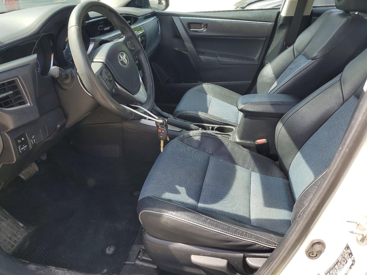 2014 TOYOTA COROLLA S PLUS photo 19