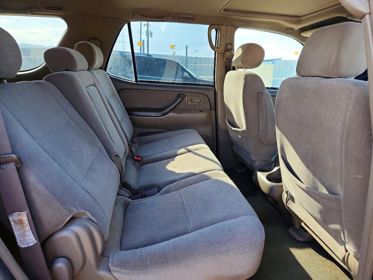2004 TOYOTA SEQUOIA SR5 photo 11