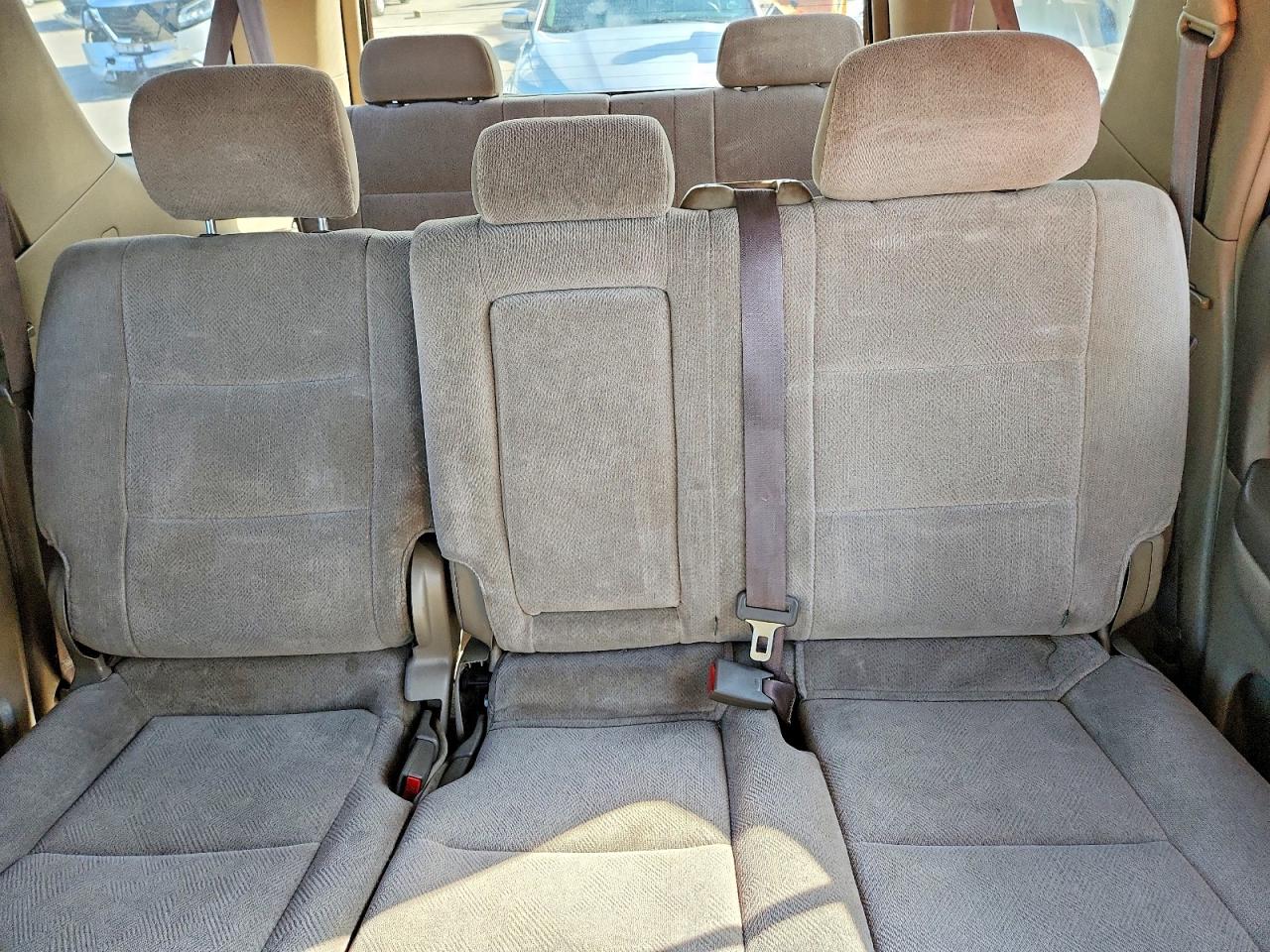 2004 TOYOTA SEQUOIA SR5 photo 10
