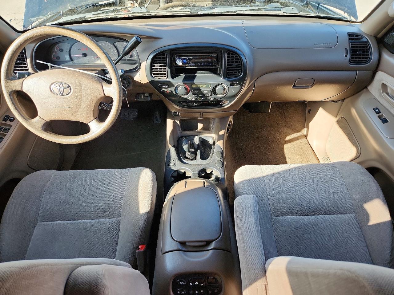 2004 TOYOTA SEQUOIA SR5 photo 8