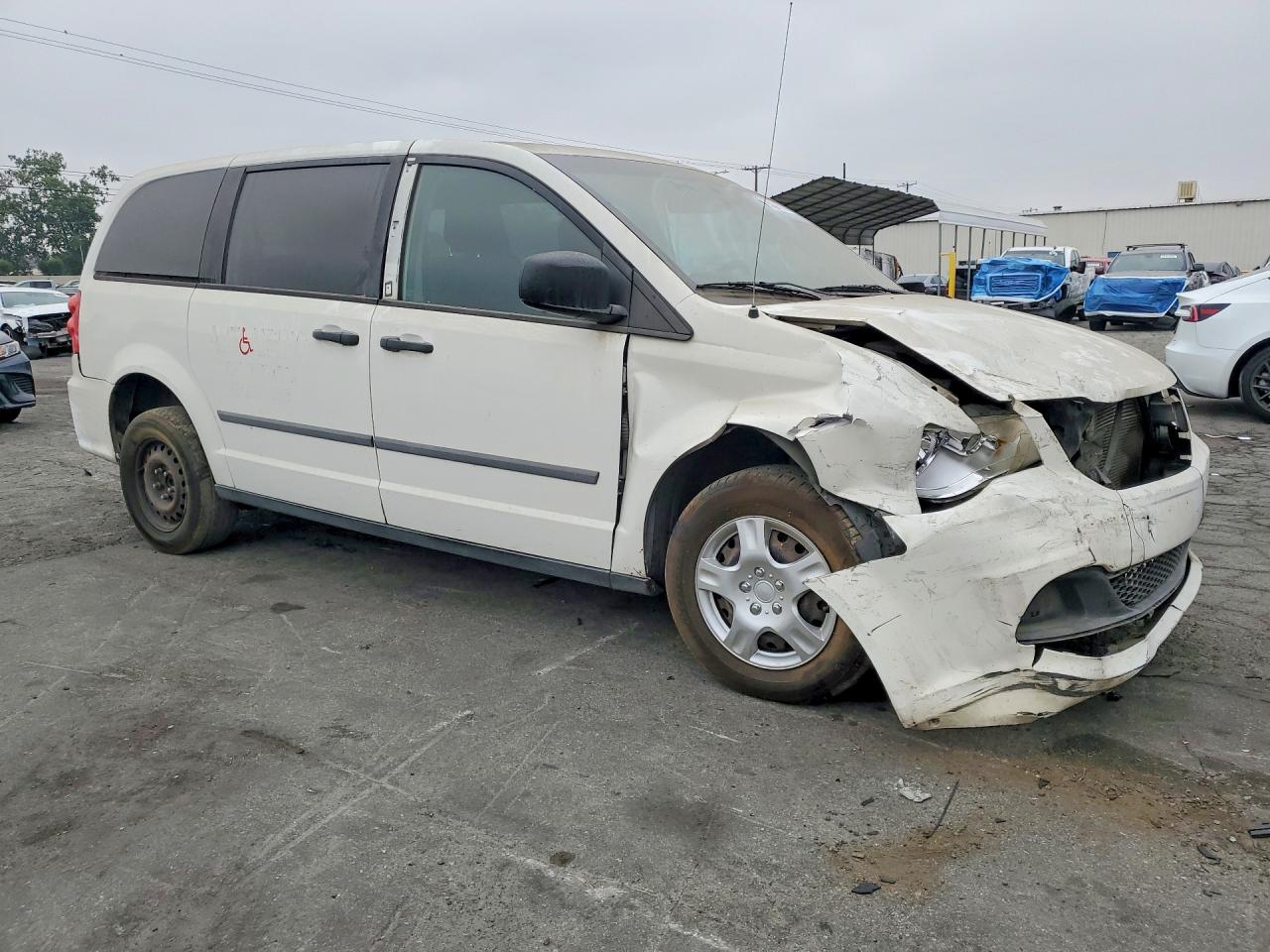 2011 DODGE GRAND CARAVAN C photo 4