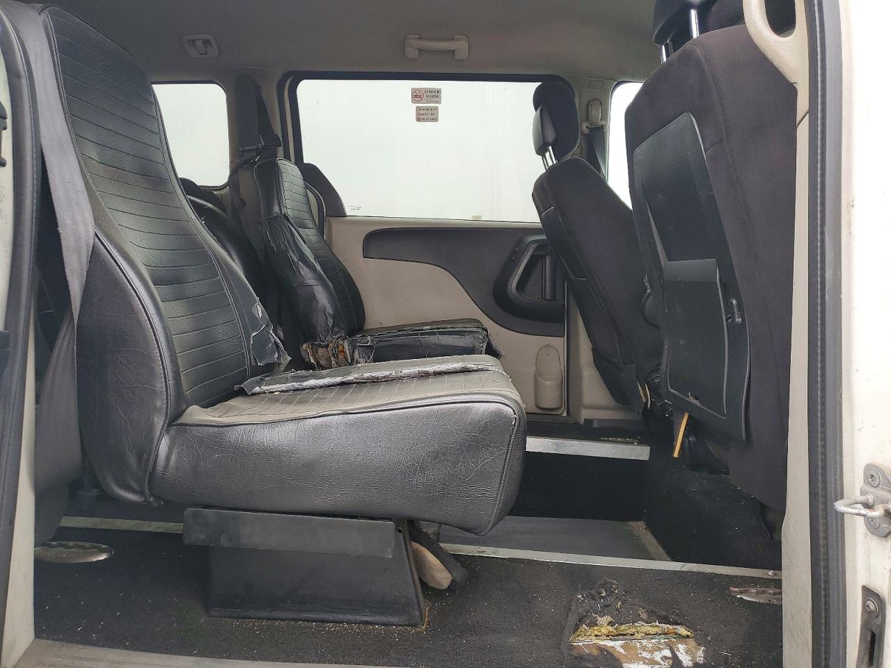 2011 DODGE GRAND CARAVAN C photo 11