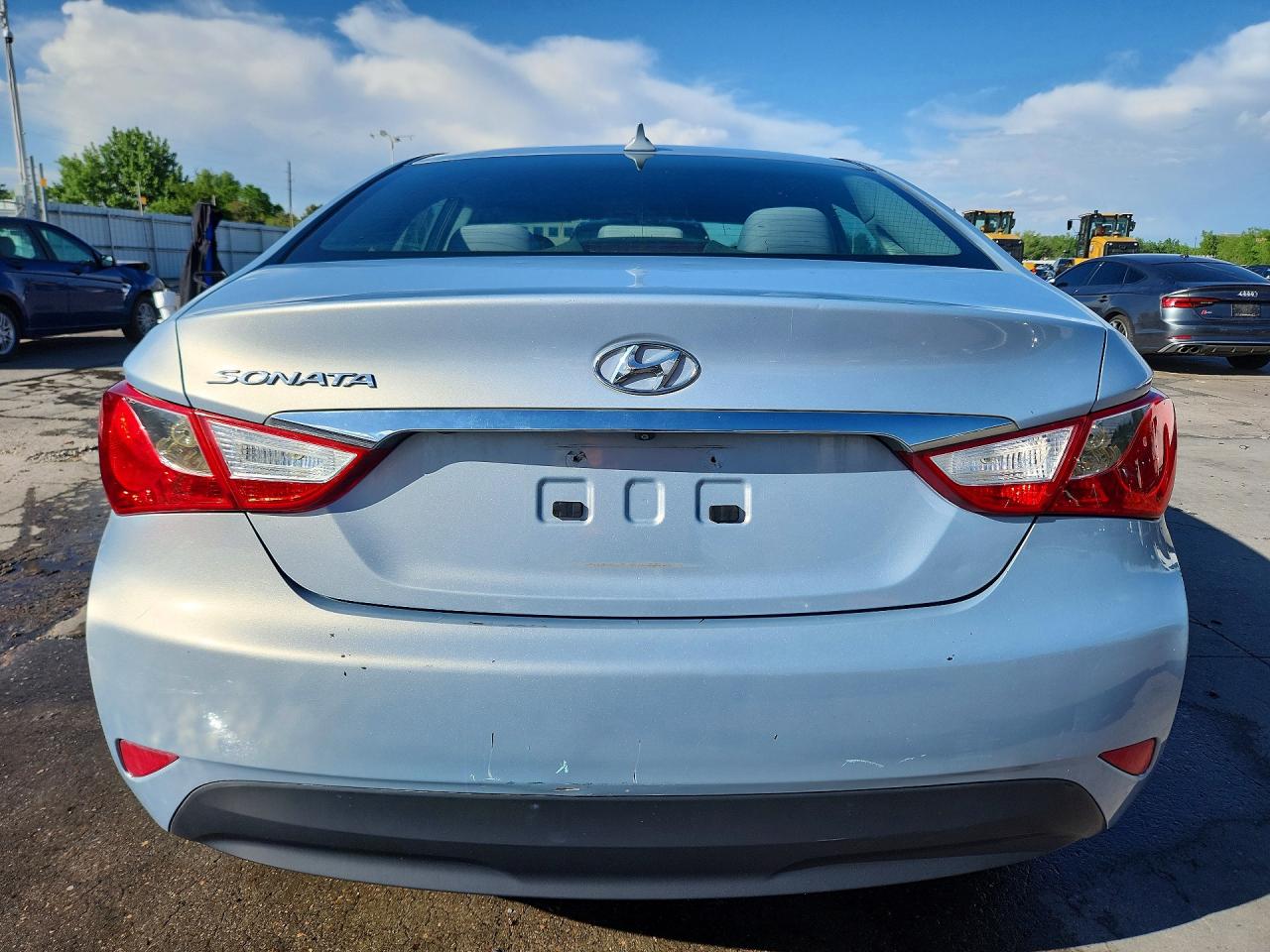 2014 HYUNDAI SONATA GLS photo 16