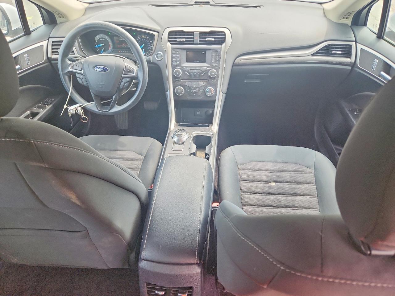 2017 FORD FUSION SE photo 22