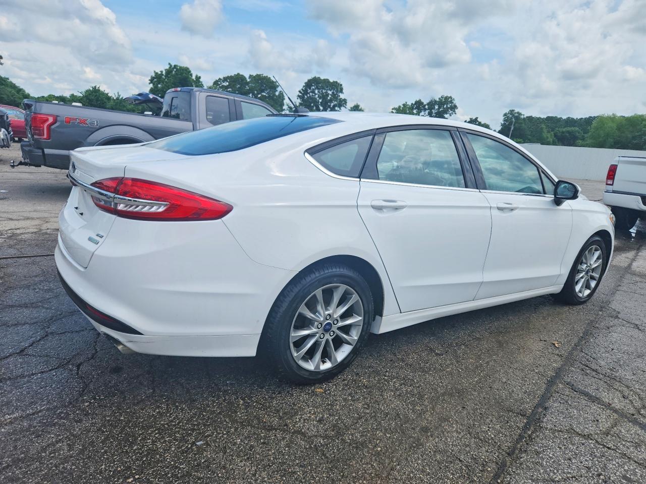 2017 FORD FUSION SE photo 7