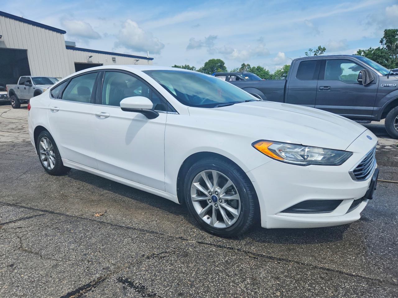 2017 FORD FUSION SE photo 10